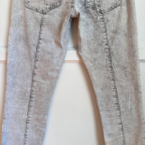 Guess Women's Low Rise Whitewash Moto Jeans Gray Sz 28 - Picture 9 of 12